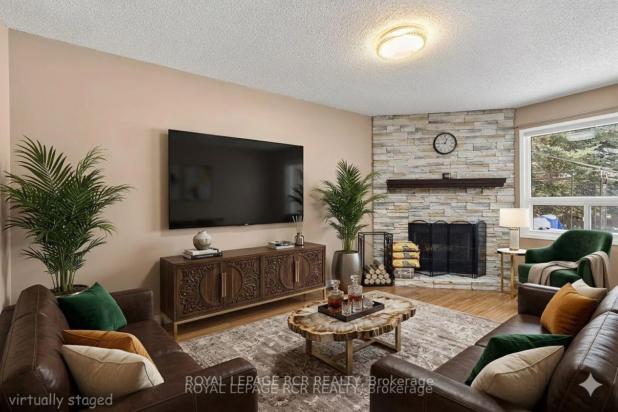 Photo 11 of 21 Webster Way, Halton Hills, Georgetown — HOMEH