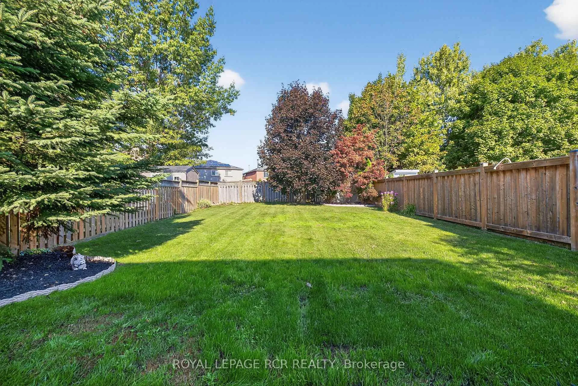 Photo 35 of 21 Webster Way, Halton Hills, Georgetown — HOMEH