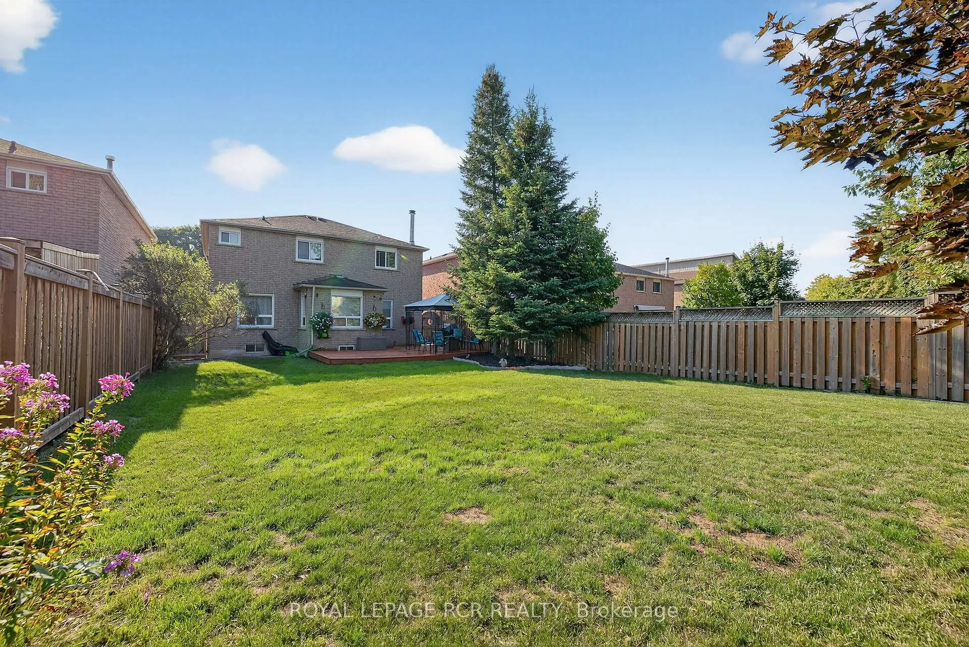 Photo 37 of 21 Webster Way, Halton Hills, Georgetown — HOMEH