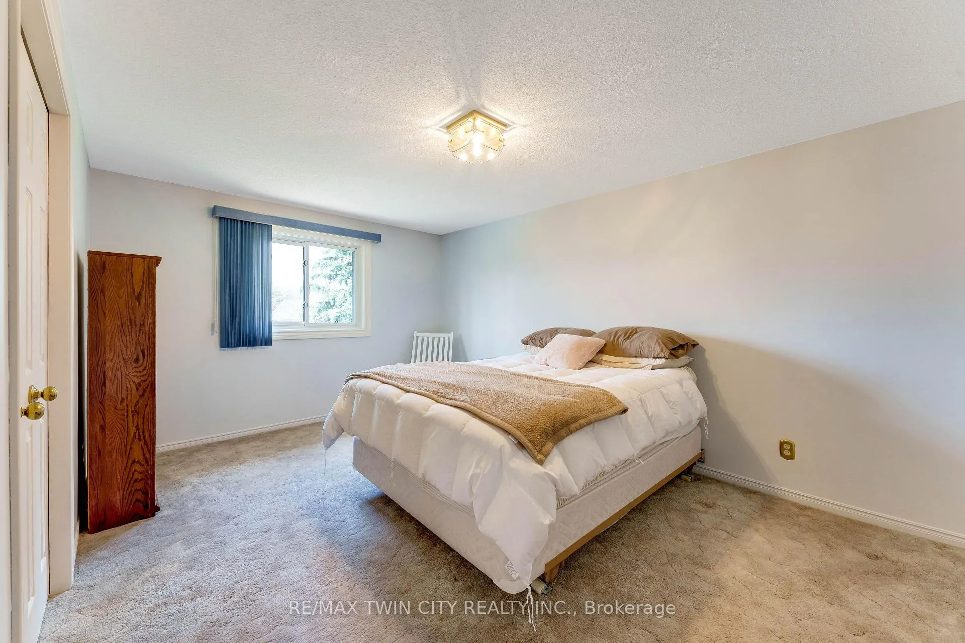 Photo 25 of 11 Darlington Place, Kitchener — HOMEH