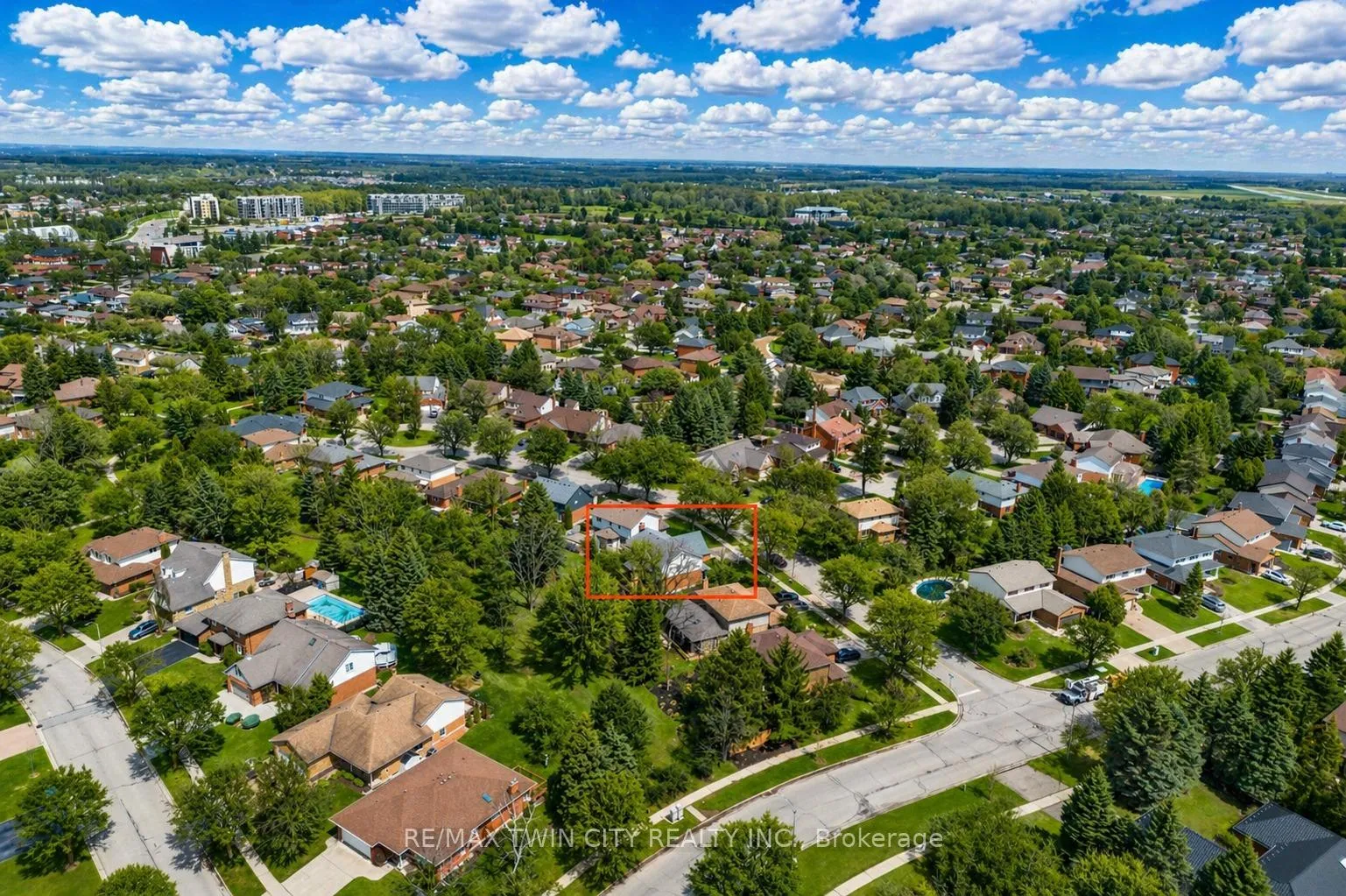 Photo 44 of 11 Darlington Place, Kitchener — HOMEH