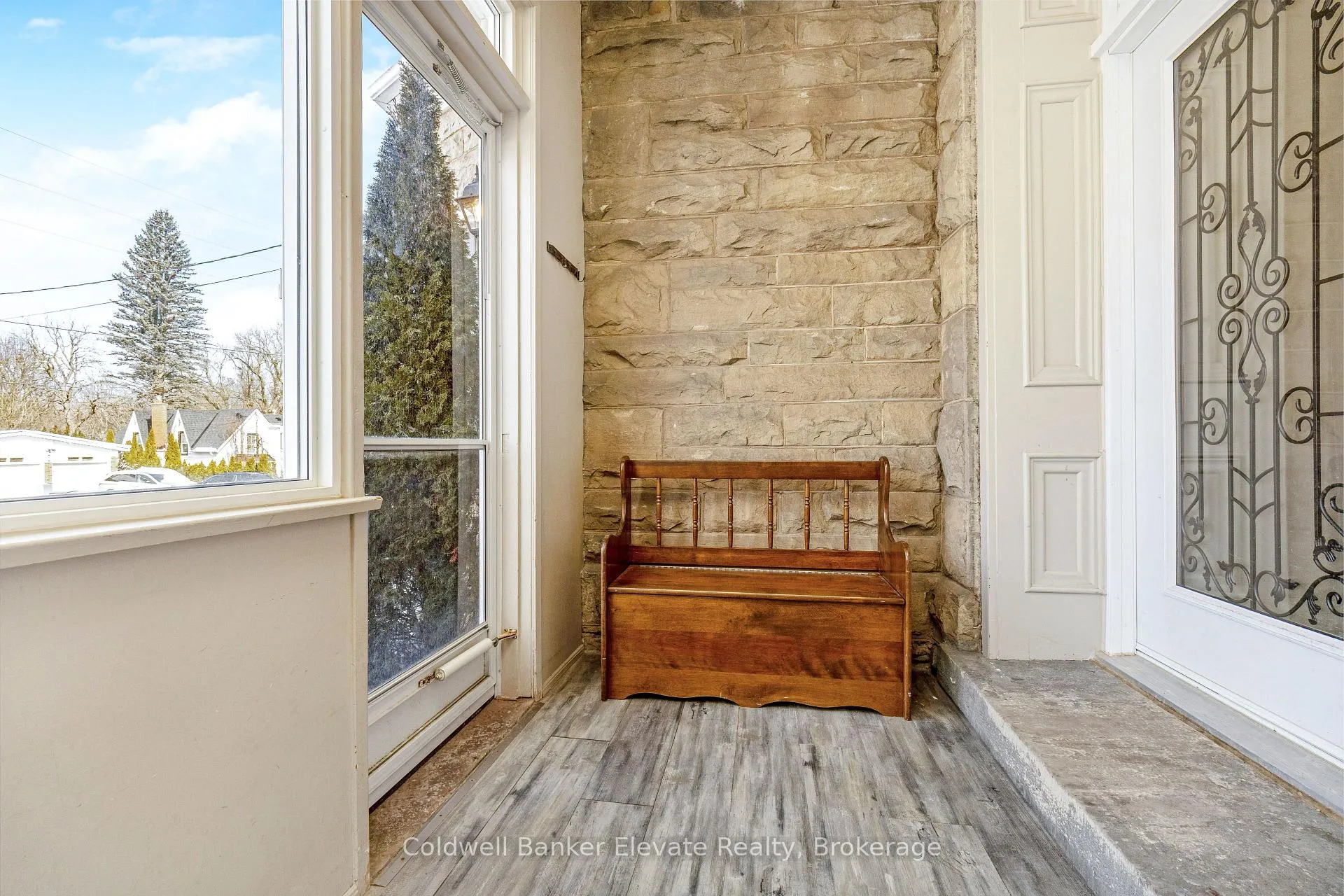 Photo 2 of 6 Queen Street, Halton Hills, Georgetown — HOMEH