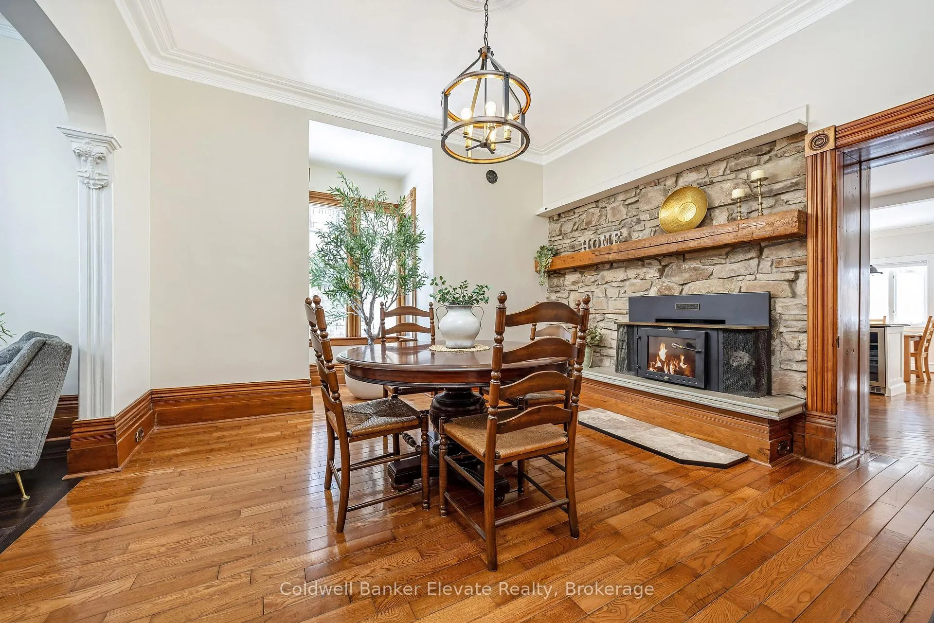 Photo 5 of 6 Queen Street, Halton Hills, Georgetown — HOMEH