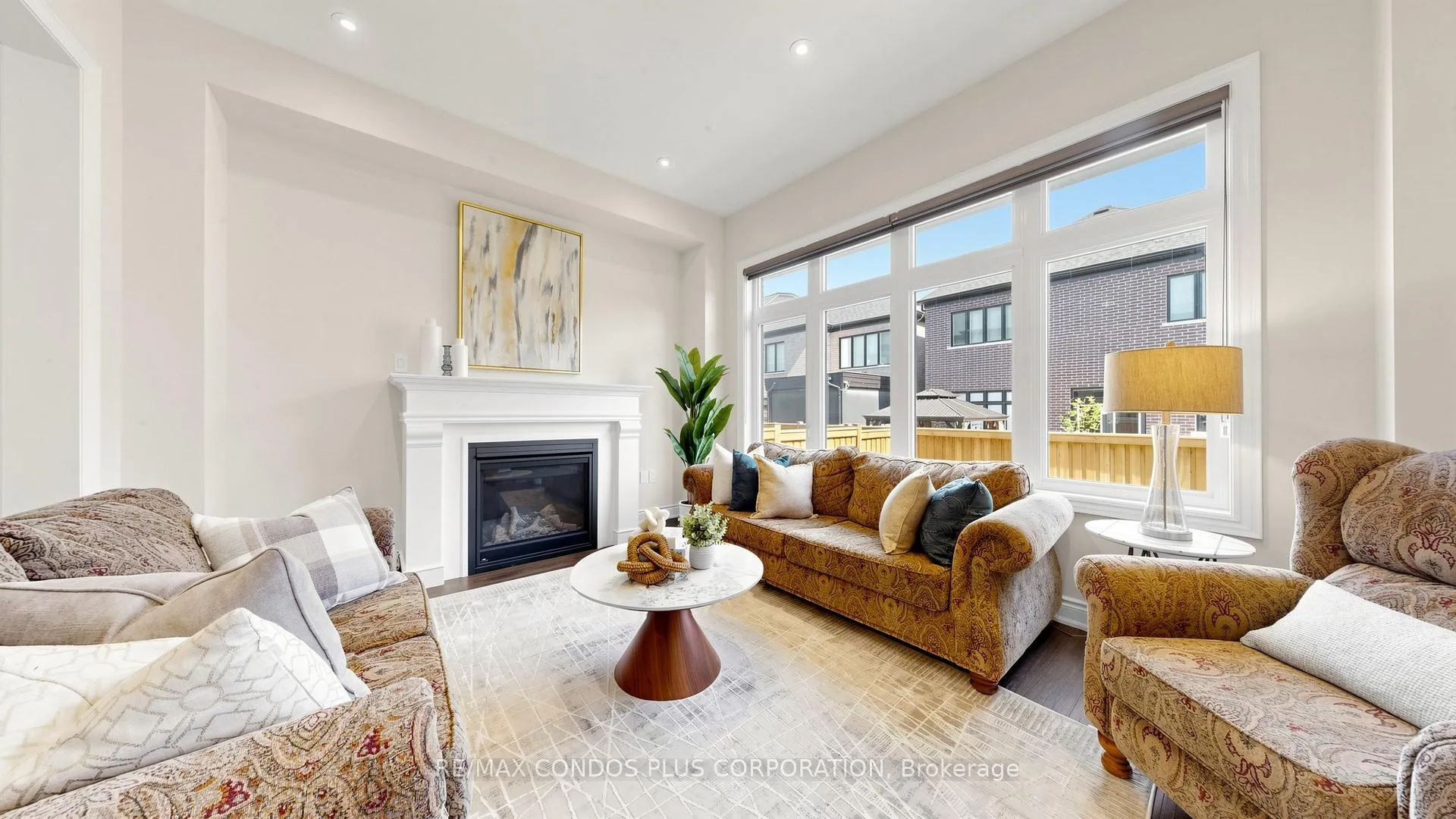 Photo 3 of 1361 Yellow Rose Circle, Oakville, Glen Abbey — HOMEH