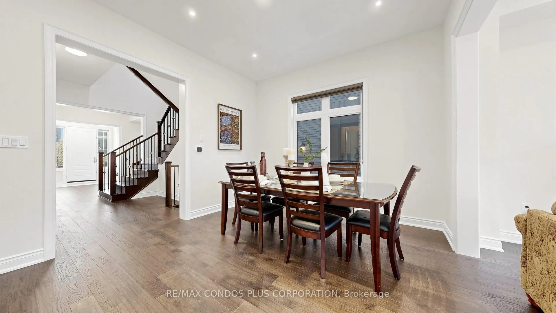 Photo 5 of 1361 Yellow Rose Circle, Oakville, Glen Abbey — HOMEH