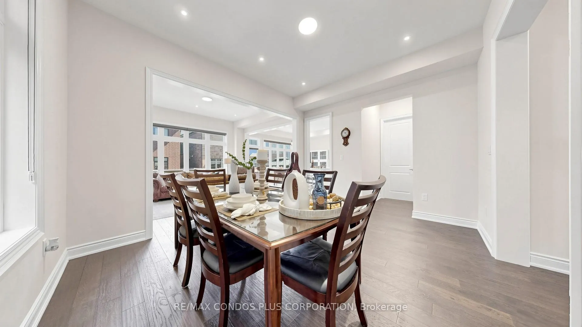 Photo 7 of 1361 Yellow Rose Circle, Oakville, Glen Abbey — HOMEH