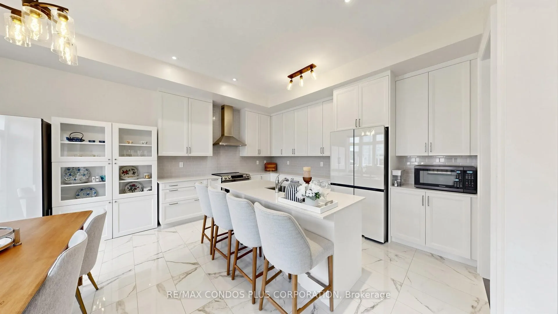 Photo 8 of 1361 Yellow Rose Circle, Oakville, Glen Abbey — HOMEH