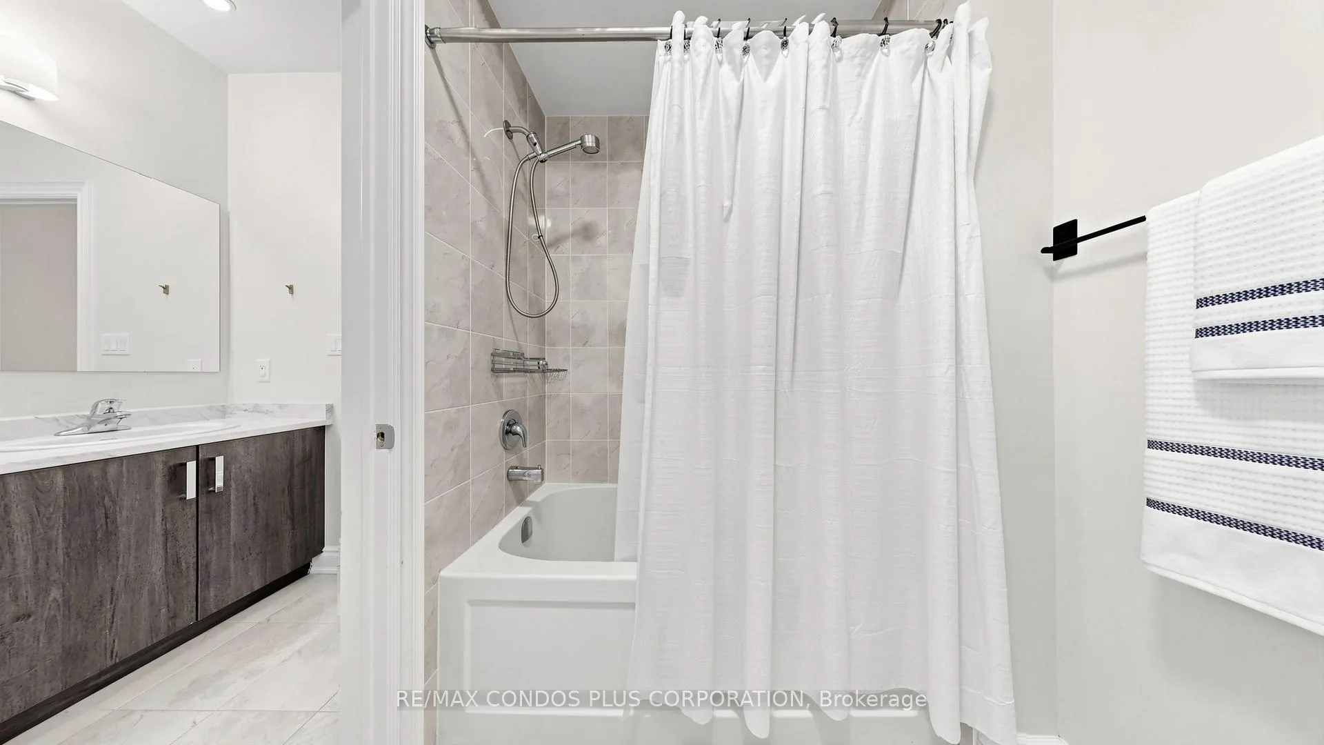 Photo 27 of 1361 Yellow Rose Circle, Oakville, Glen Abbey — HOMEH