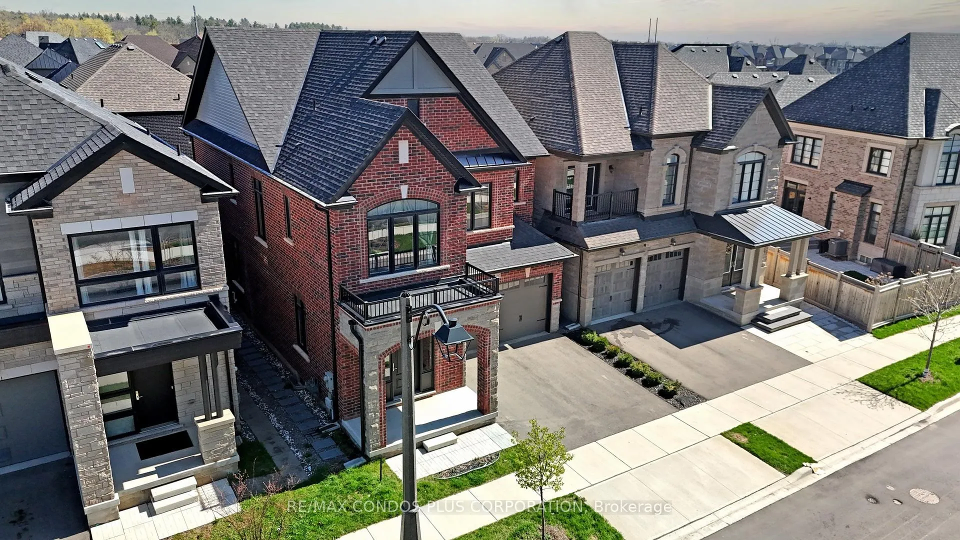Photo 41 of 1361 Yellow Rose Circle, Oakville, Glen Abbey — HOMEH
