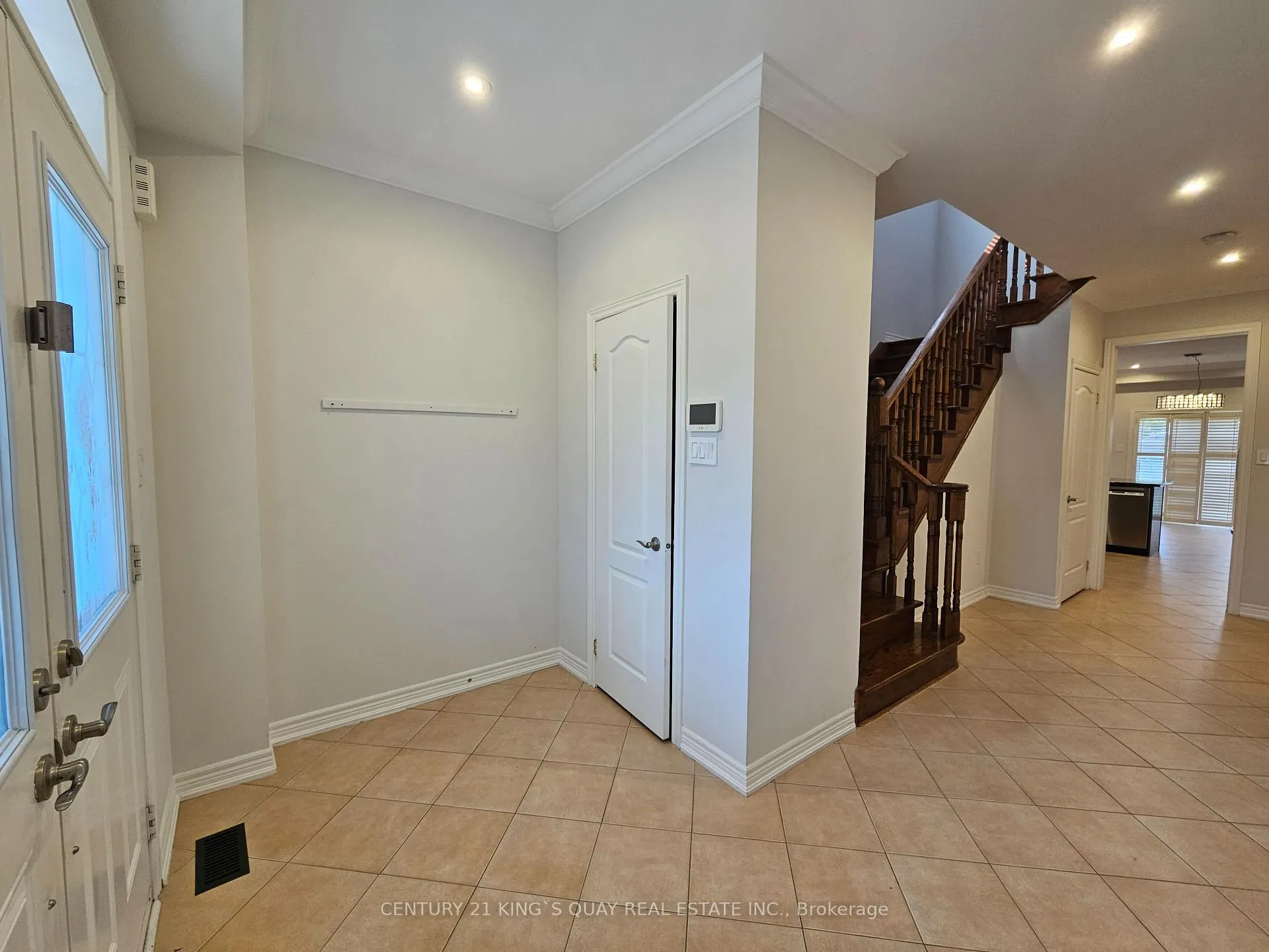Photo 5 of 118 Sand Valley Street, Vaughan, Patterson — HOMEH
