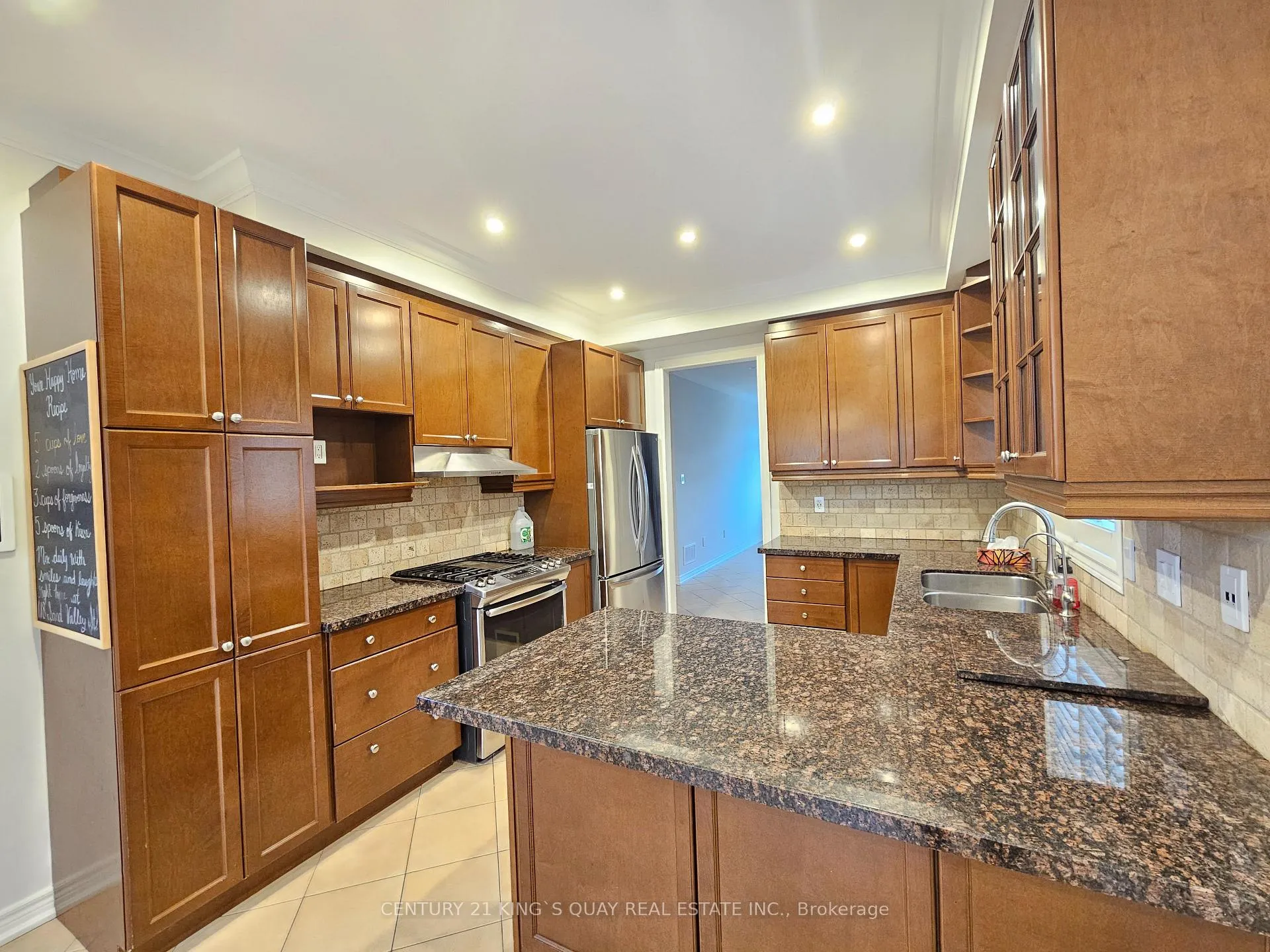 Photo 6 of 118 Sand Valley Street, Vaughan, Patterson — HOMEH