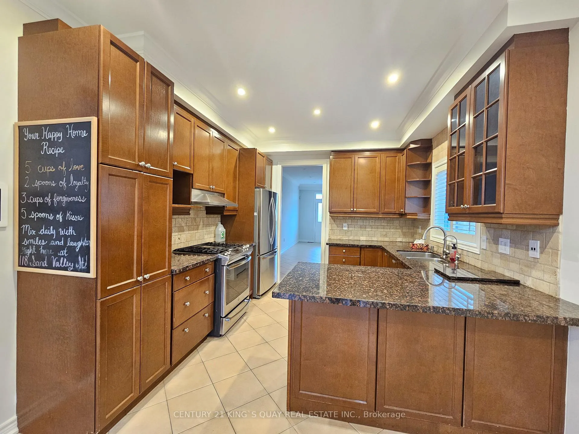 Photo 7 of 118 Sand Valley Street, Vaughan, Patterson — HOMEH