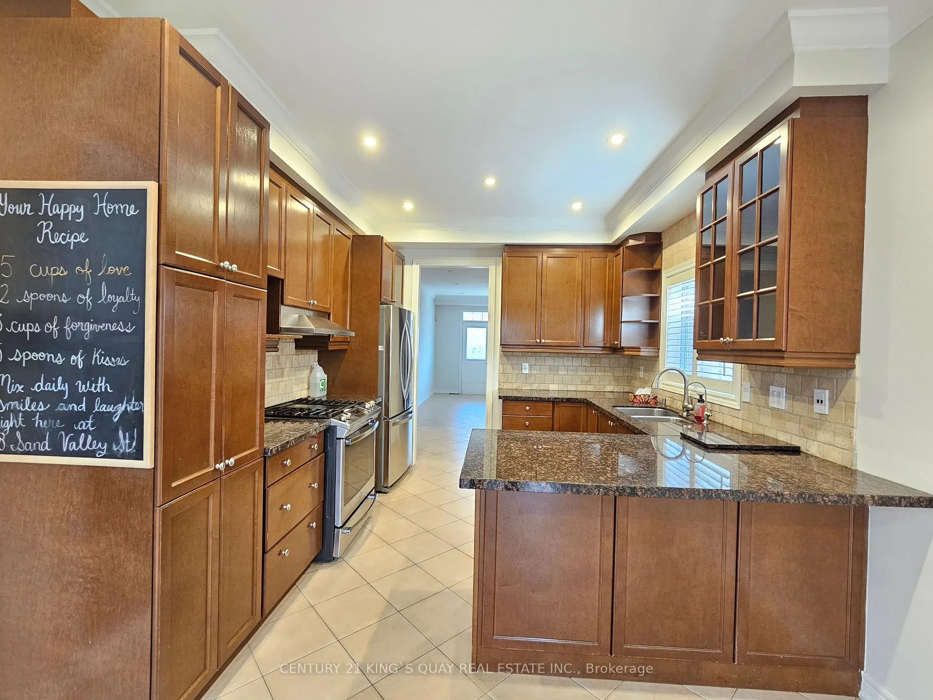 Photo 8 of 118 Sand Valley Street, Vaughan, Patterson — HOMEH