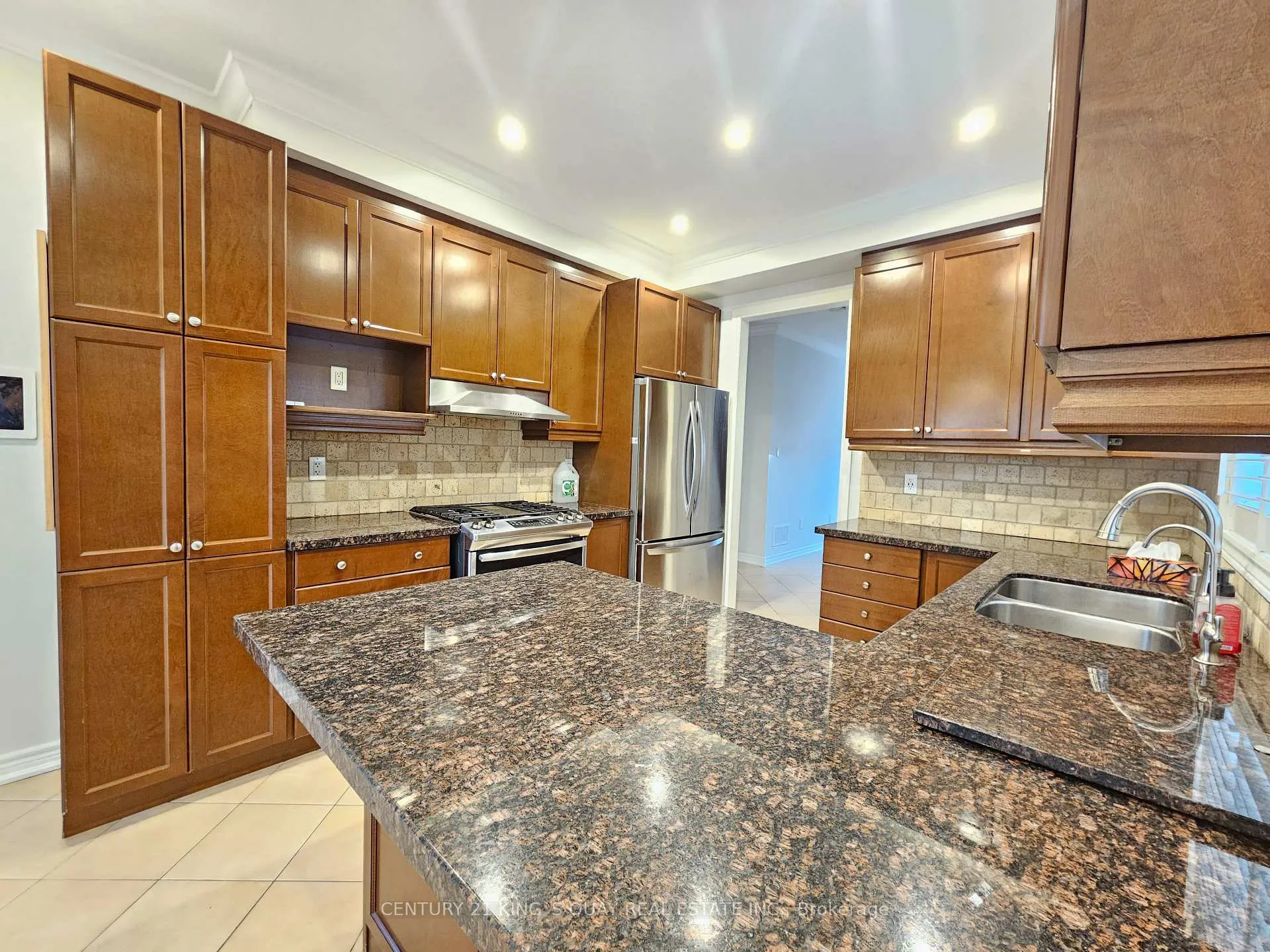 Photo 9 of 118 Sand Valley Street, Vaughan, Patterson — HOMEH
