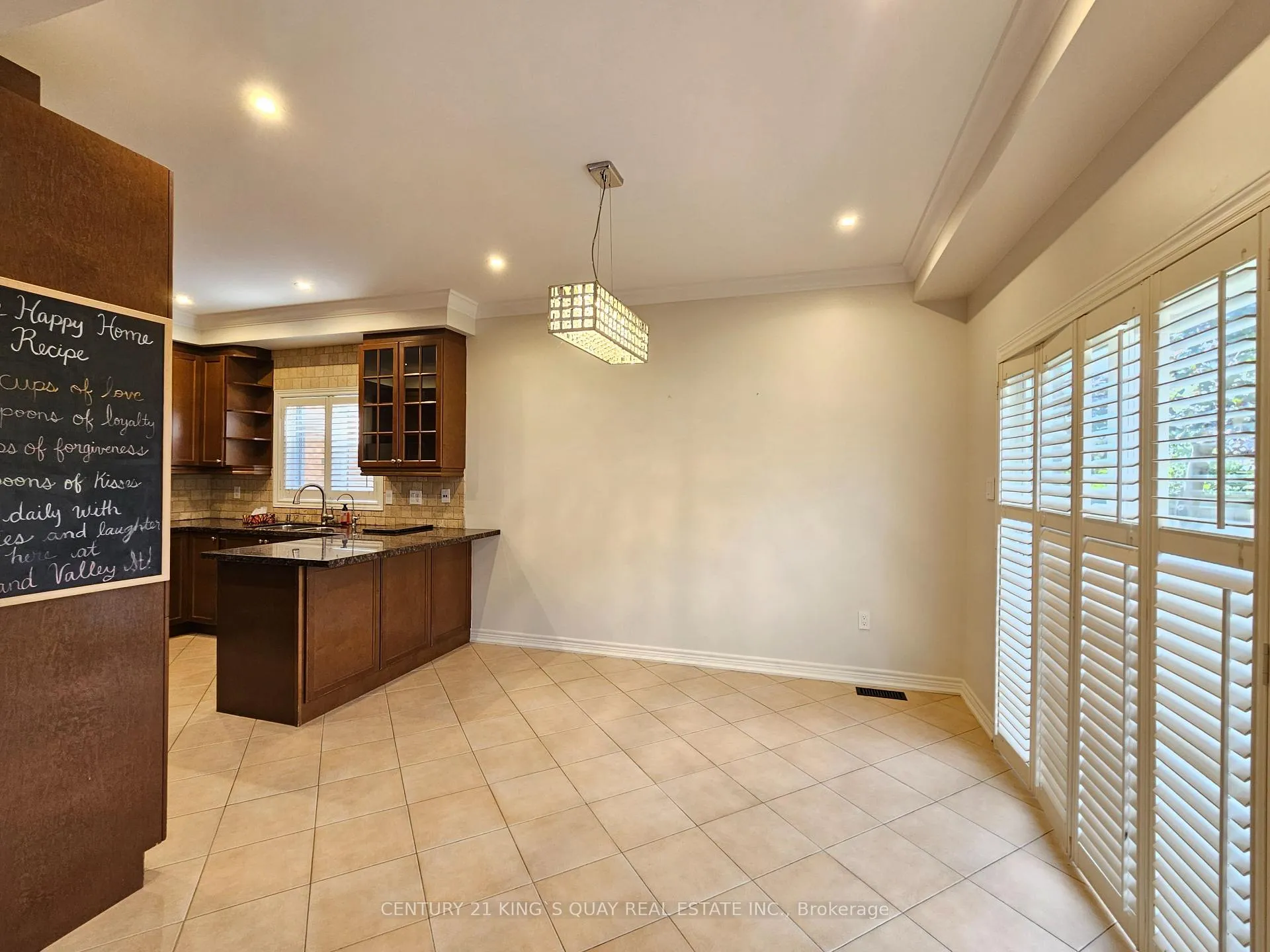 Photo 10 of 118 Sand Valley Street, Vaughan, Patterson — HOMEH