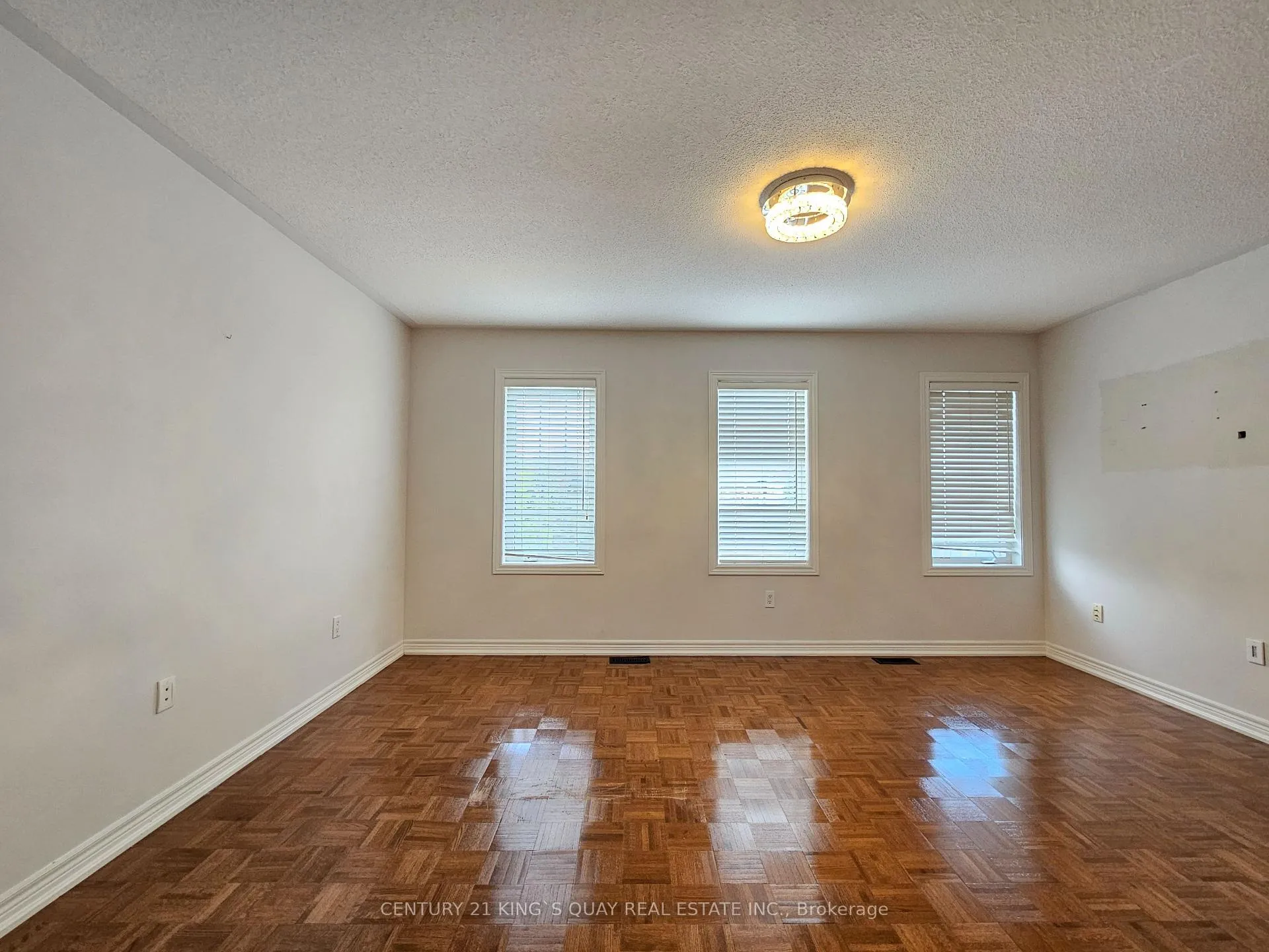 Photo 19 of 118 Sand Valley Street, Vaughan, Patterson — HOMEH