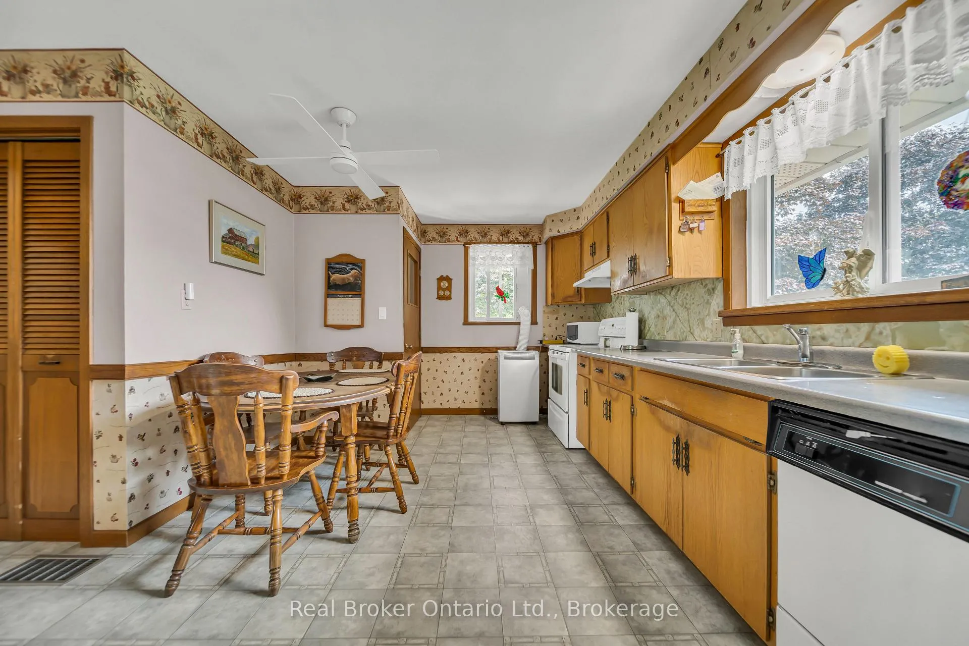 Photo 11 of 5427 Perth Rd 178, North Perth, Listowel — HOMEH