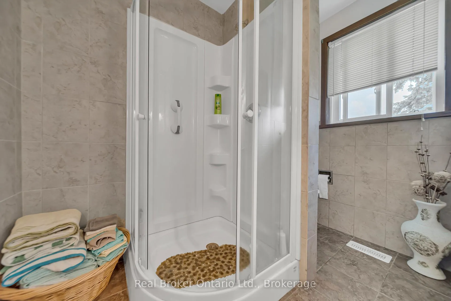 Photo 18 of 5427 Perth Rd 178, North Perth, Listowel — HOMEH