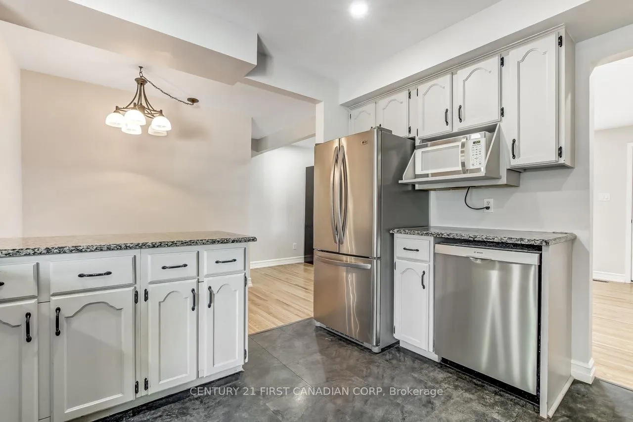 Photo 11 of 9 McLachlin Place, St. Thomas — HOMEH