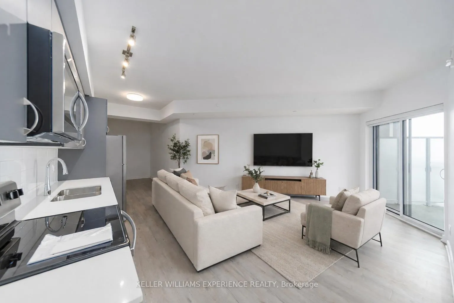 Photo 3 of Unit 508, 56 Lakeside Terrace, Barrie, Little Lake — HOMEH
