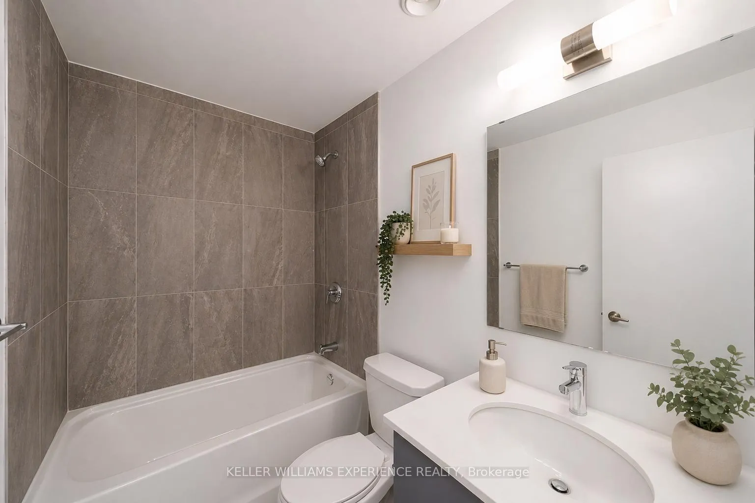 Photo 16 of Unit 508, 56 Lakeside Terrace, Barrie, Little Lake — HOMEH