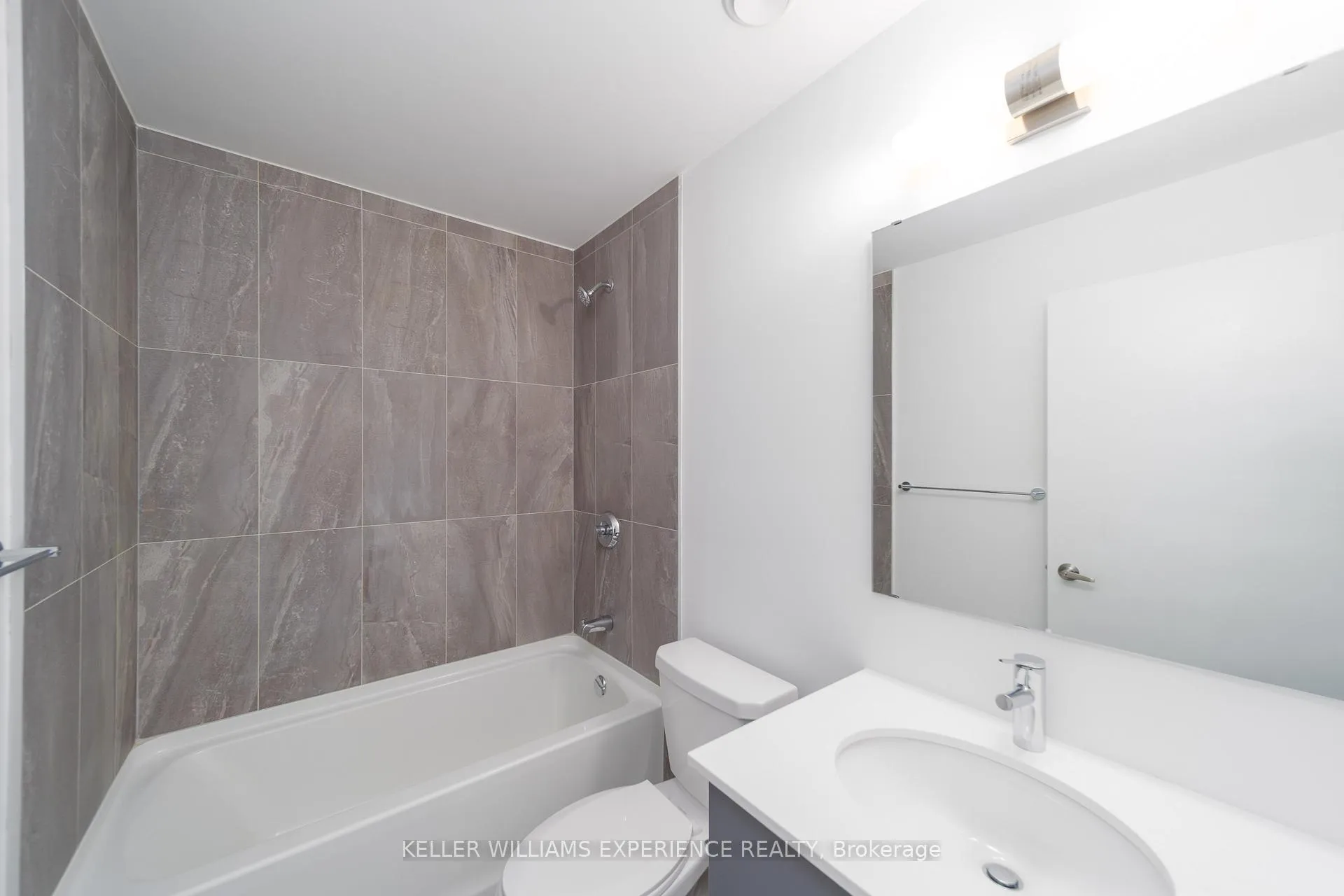 Photo 17 of Unit 508, 56 Lakeside Terrace, Barrie, Little Lake — HOMEH