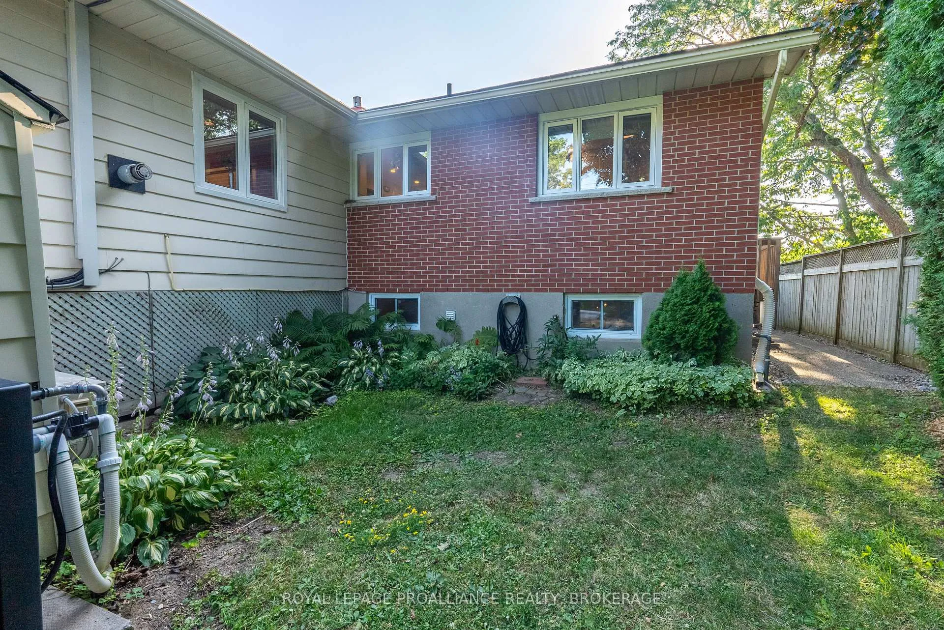 Photo 48 of 59 Fairway Hill Crescent, Kingston, Central City West — HOMEH
