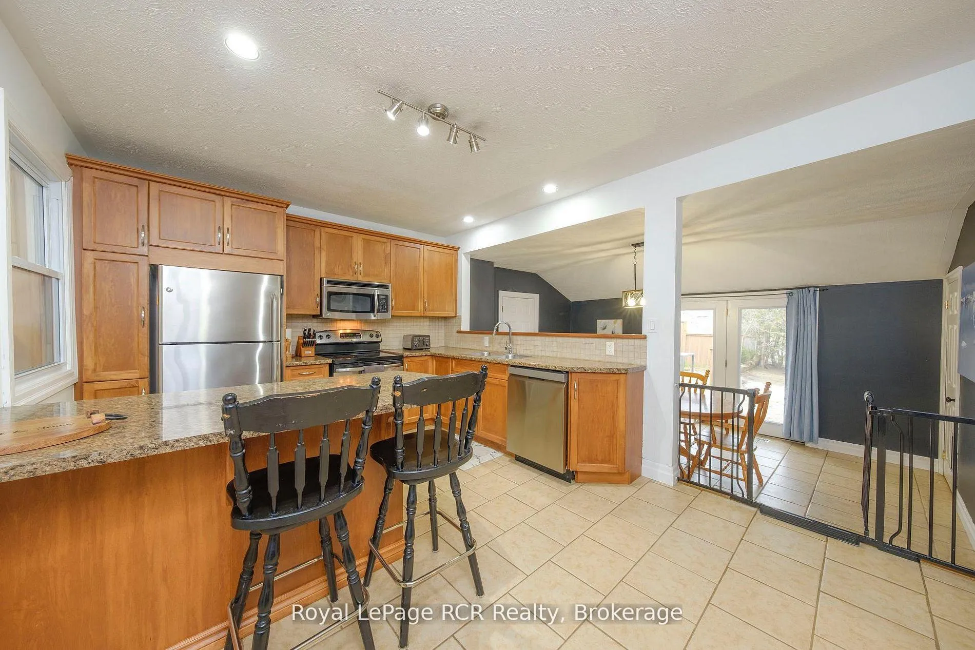 Photo 4 of 335 Ross Street, Huron-Kinloss, Lucknow — HOMEH