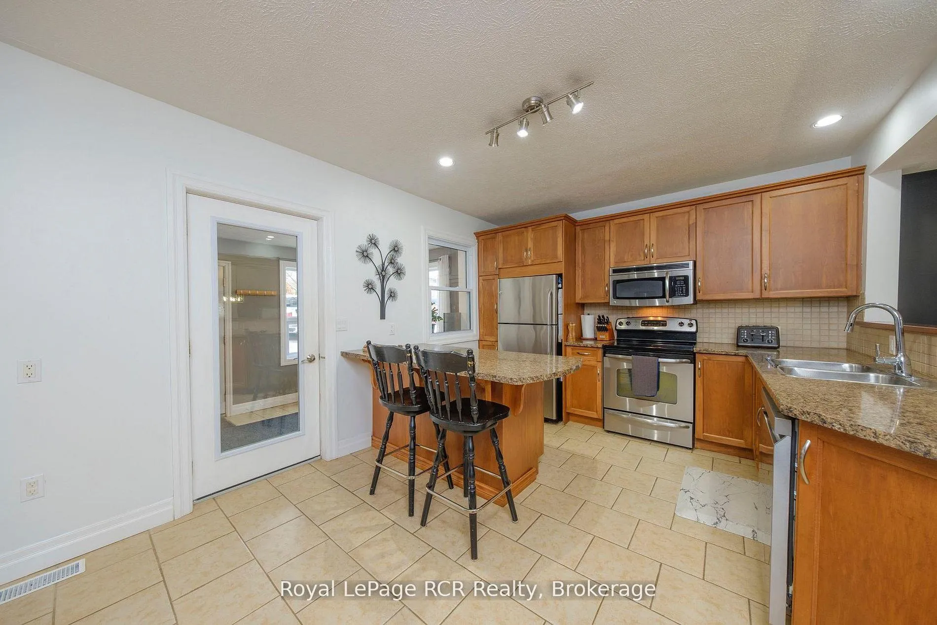 Photo 5 of 335 Ross Street, Huron-Kinloss, Lucknow — HOMEH