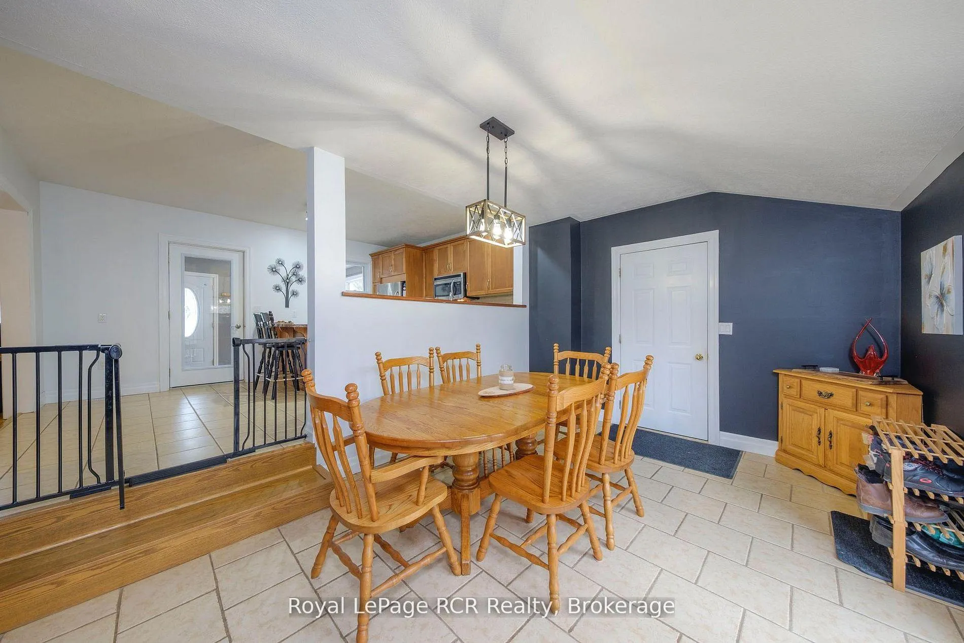 Photo 6 of 335 Ross Street, Huron-Kinloss, Lucknow — HOMEH