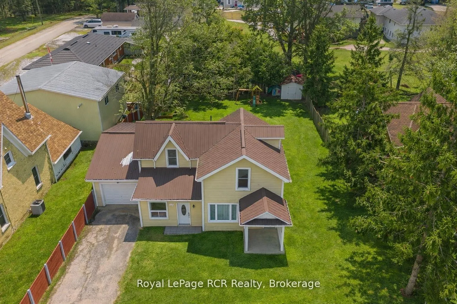 Photo 23 of 335 Ross Street, Huron-Kinloss, Lucknow — HOMEH