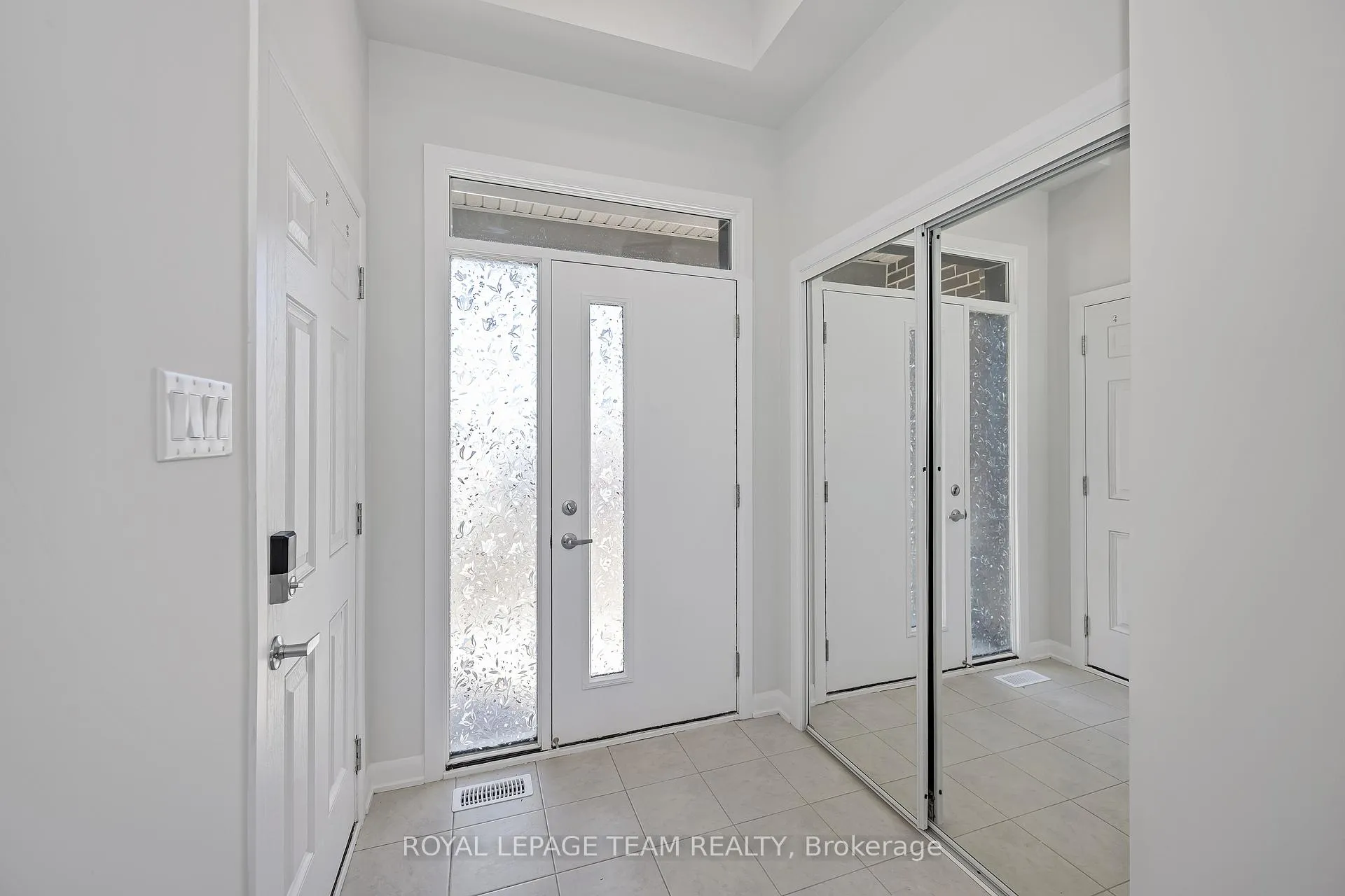 Photo 3 of 265 Bankside Way, Ottawa, Barrhaven - Half Moon Bay — HOMEH