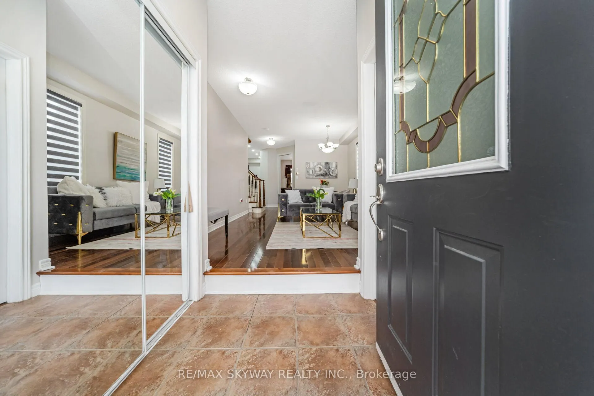 Photo 4 of 87 Ashdale Road, Brampton, Bram West — HOMEH