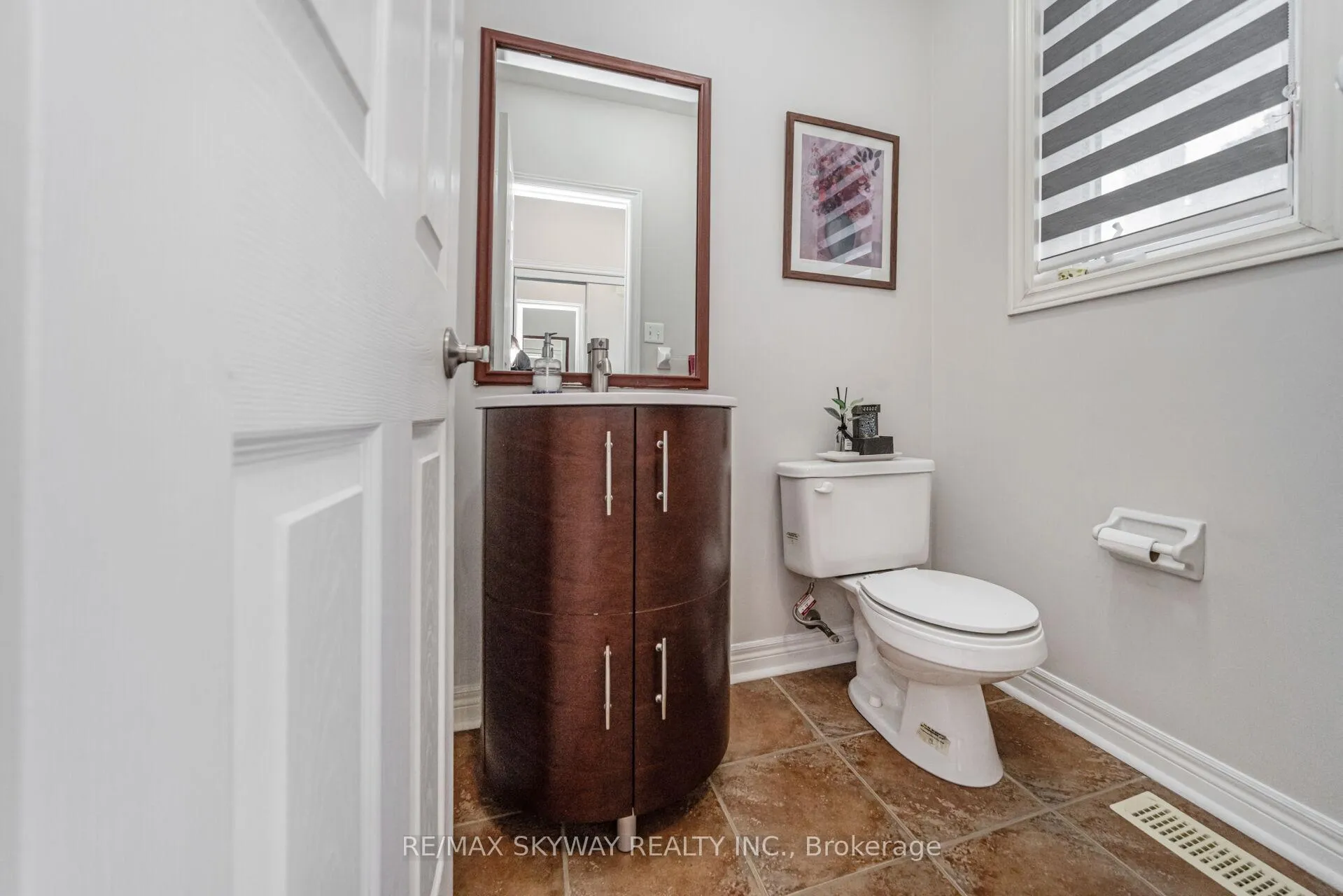 Photo 6 of 87 Ashdale Road, Brampton, Bram West — HOMEH