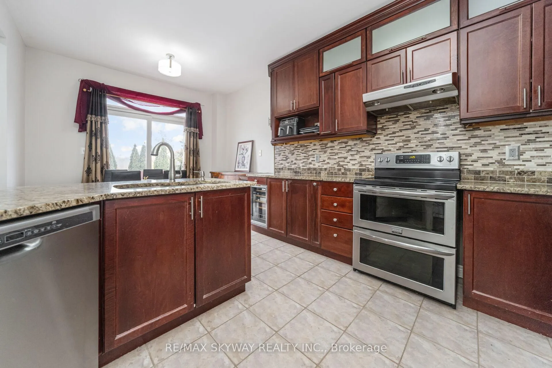 Photo 19 of 87 Ashdale Road, Brampton, Bram West — HOMEH