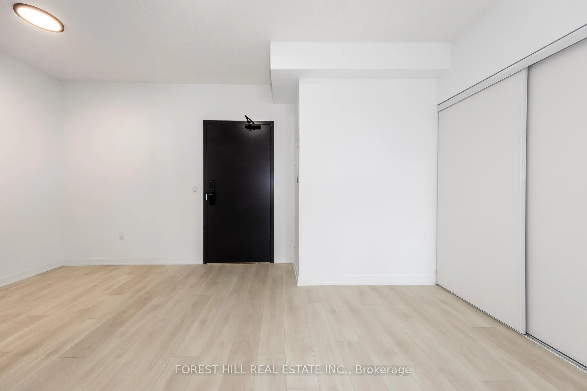Photo 4 of Unit 414, 4878 Powers Common, Burlington, Alton — HOMEH