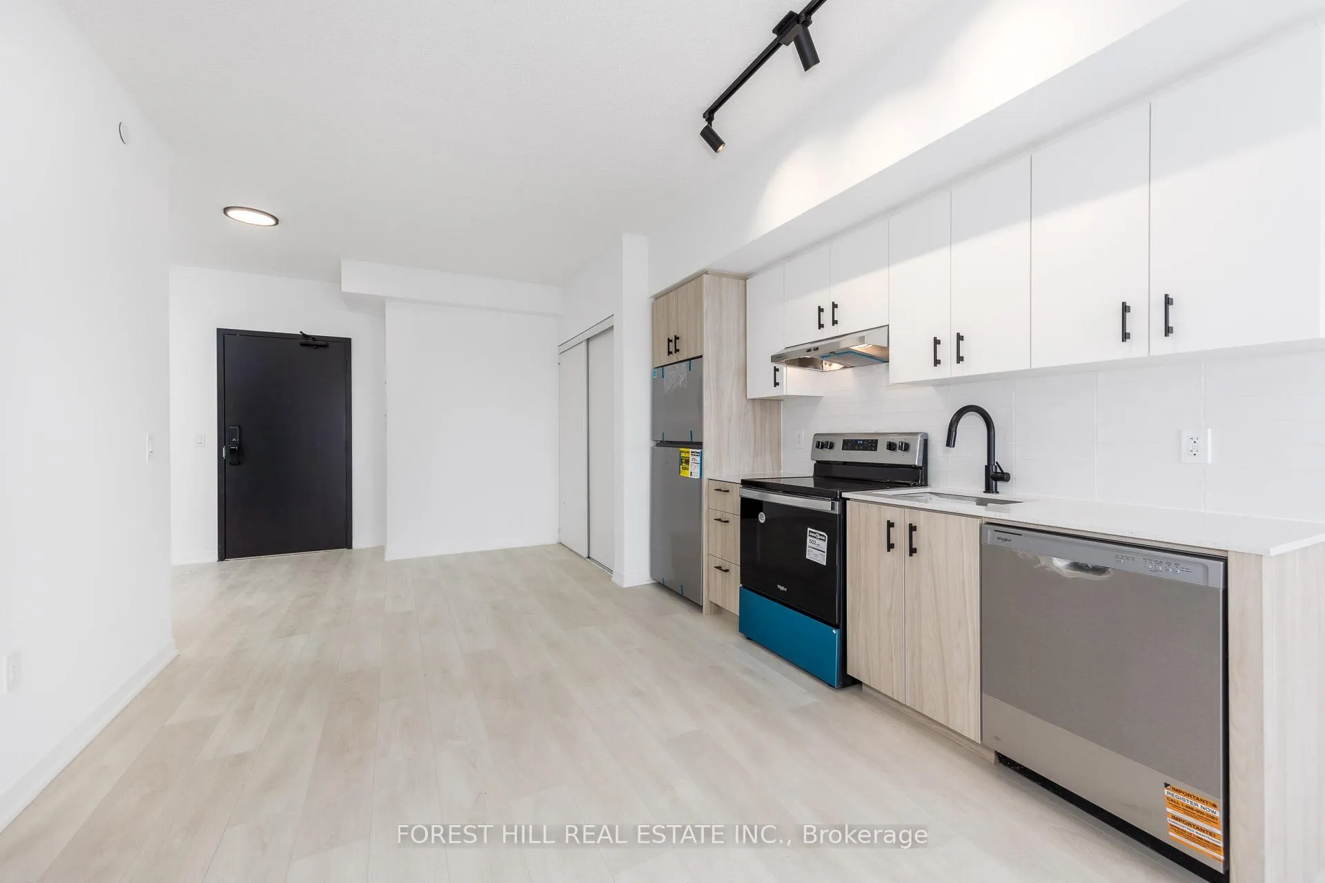 Photo 11 of Unit 414, 4878 Powers Common, Burlington, Alton — HOMEH