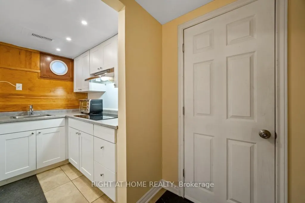Photo 6 of Unit Unit B, 1252 Tompkins Street, Ottawa, Queensway Terrace South/Ridgeview — HOMEH