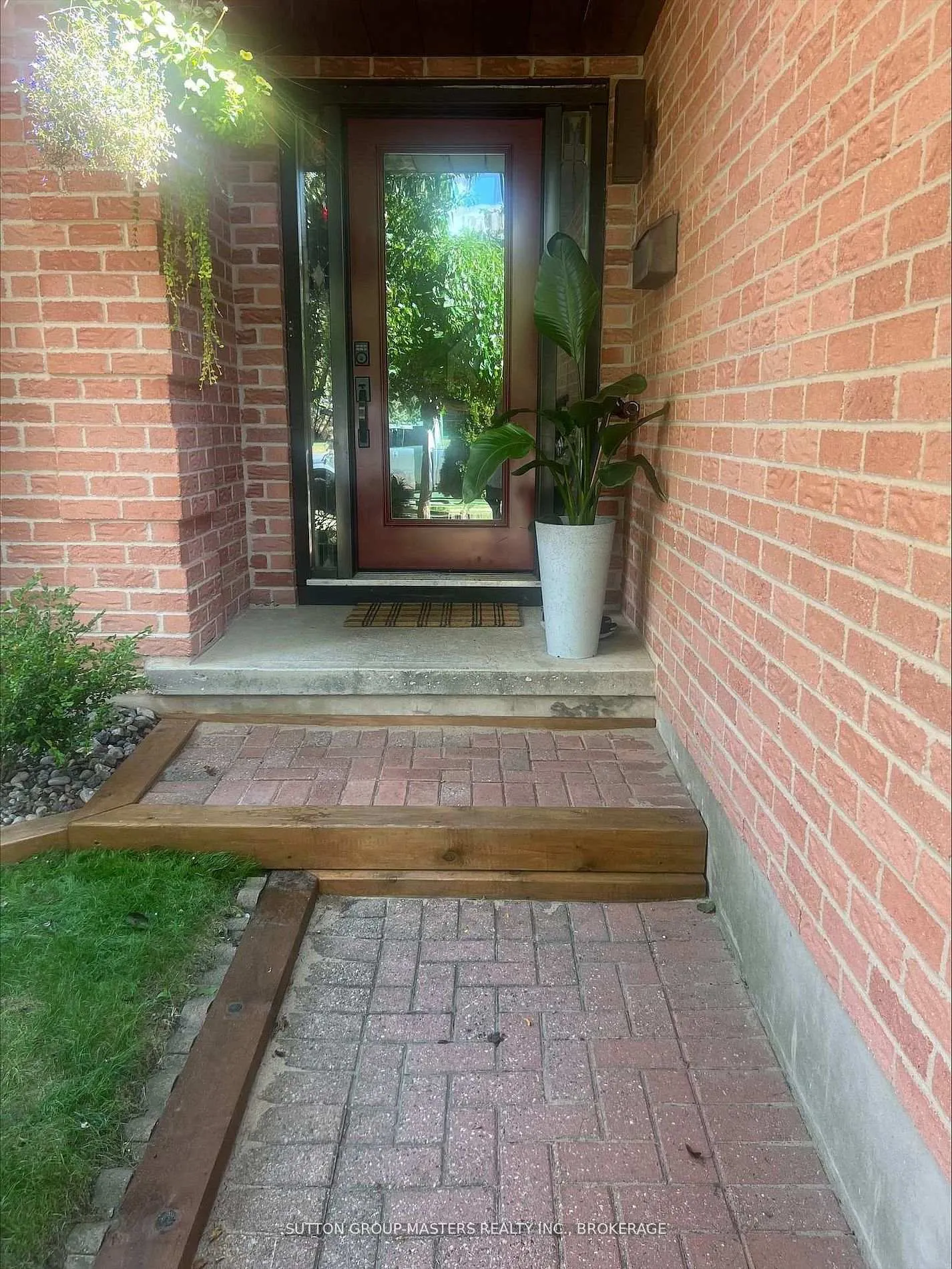 Photo 2 of 1058 Pembridge Crescent, Kingston, North of Taylor-Kidd Blvd — HOMEH
