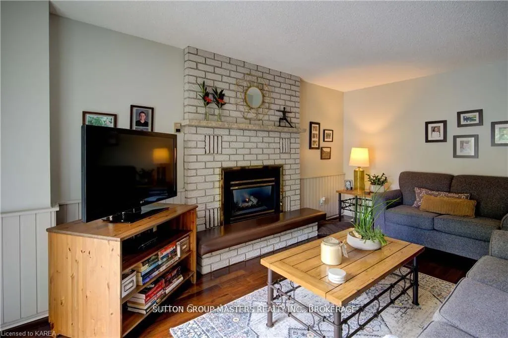 Photo 14 of 1058 Pembridge Crescent, Kingston, North of Taylor-Kidd Blvd — HOMEH