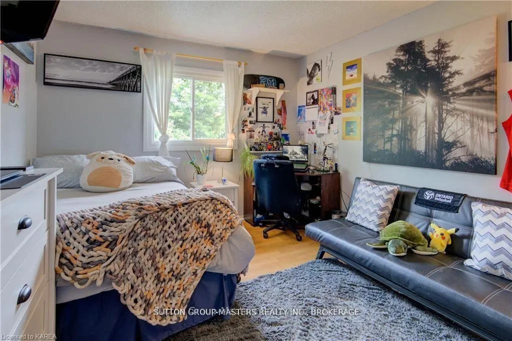 Photo 20 of 1058 Pembridge Crescent, Kingston, North of Taylor-Kidd Blvd — HOMEH