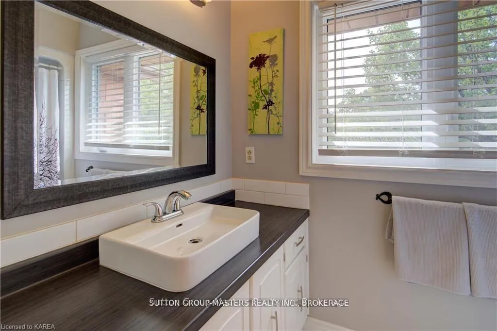 Photo 21 of 1058 Pembridge Crescent, Kingston, North of Taylor-Kidd Blvd — HOMEH