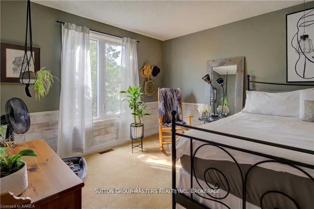 Photo 23 of 1058 Pembridge Crescent, Kingston, North of Taylor-Kidd Blvd — HOMEH