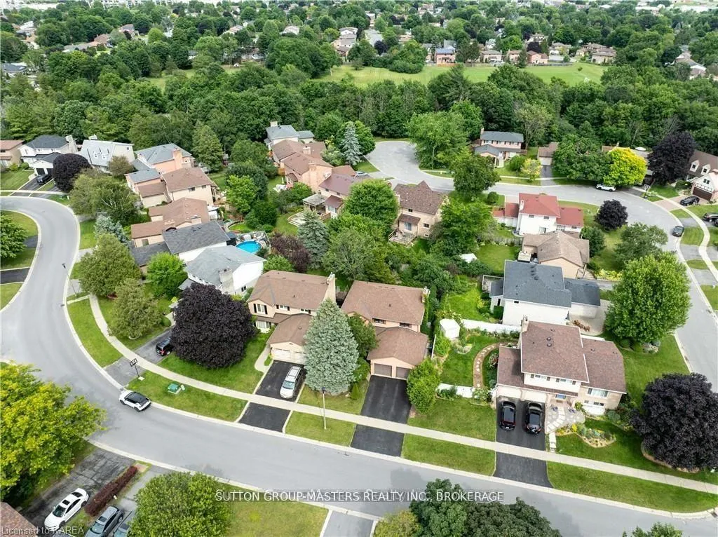 Photo 44 of 1058 Pembridge Crescent, Kingston, North of Taylor-Kidd Blvd — HOMEH