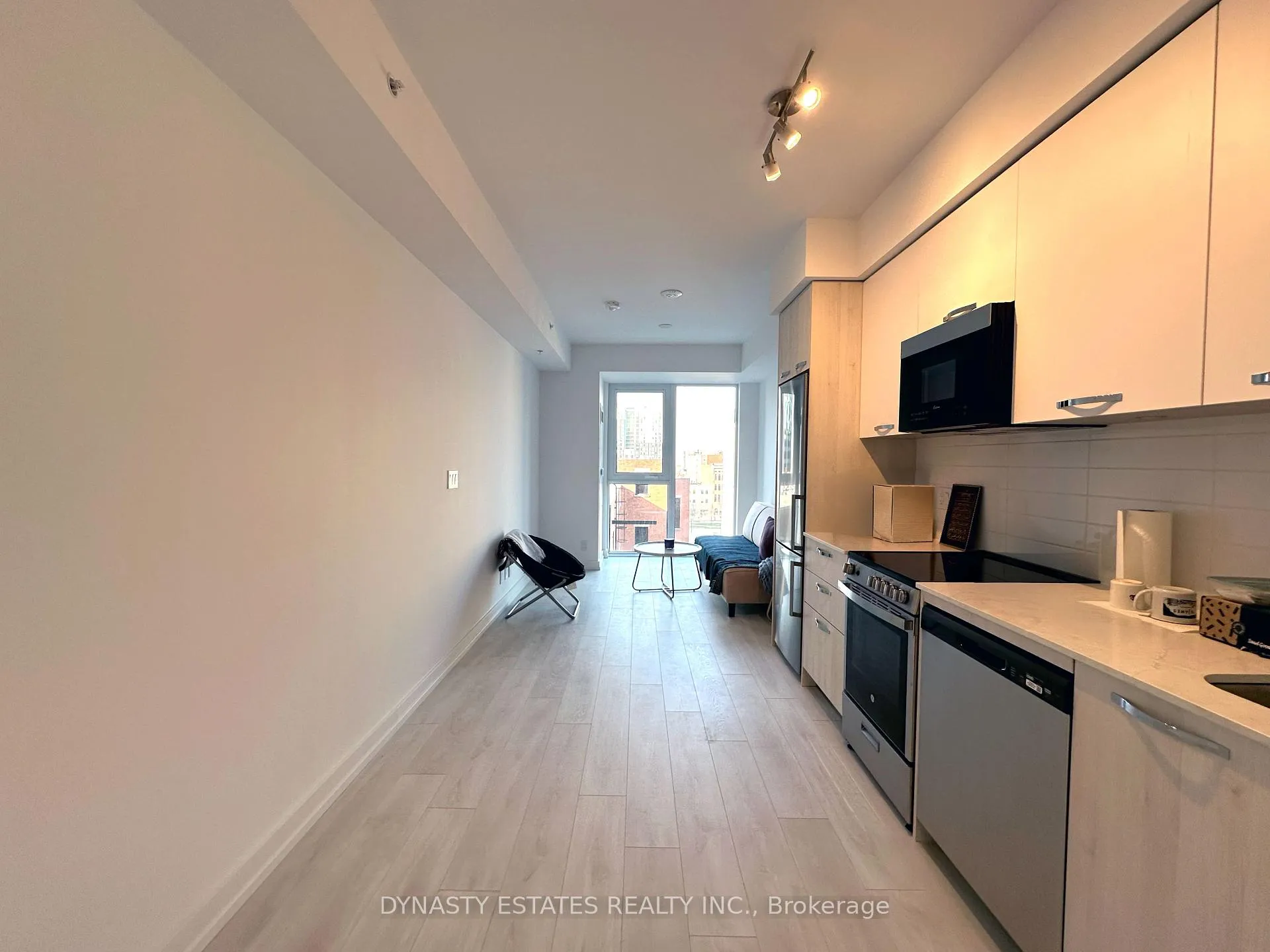 Photo 4 of Unit 808, 75 James Street S, Hamilton, Corktown — HOMEH