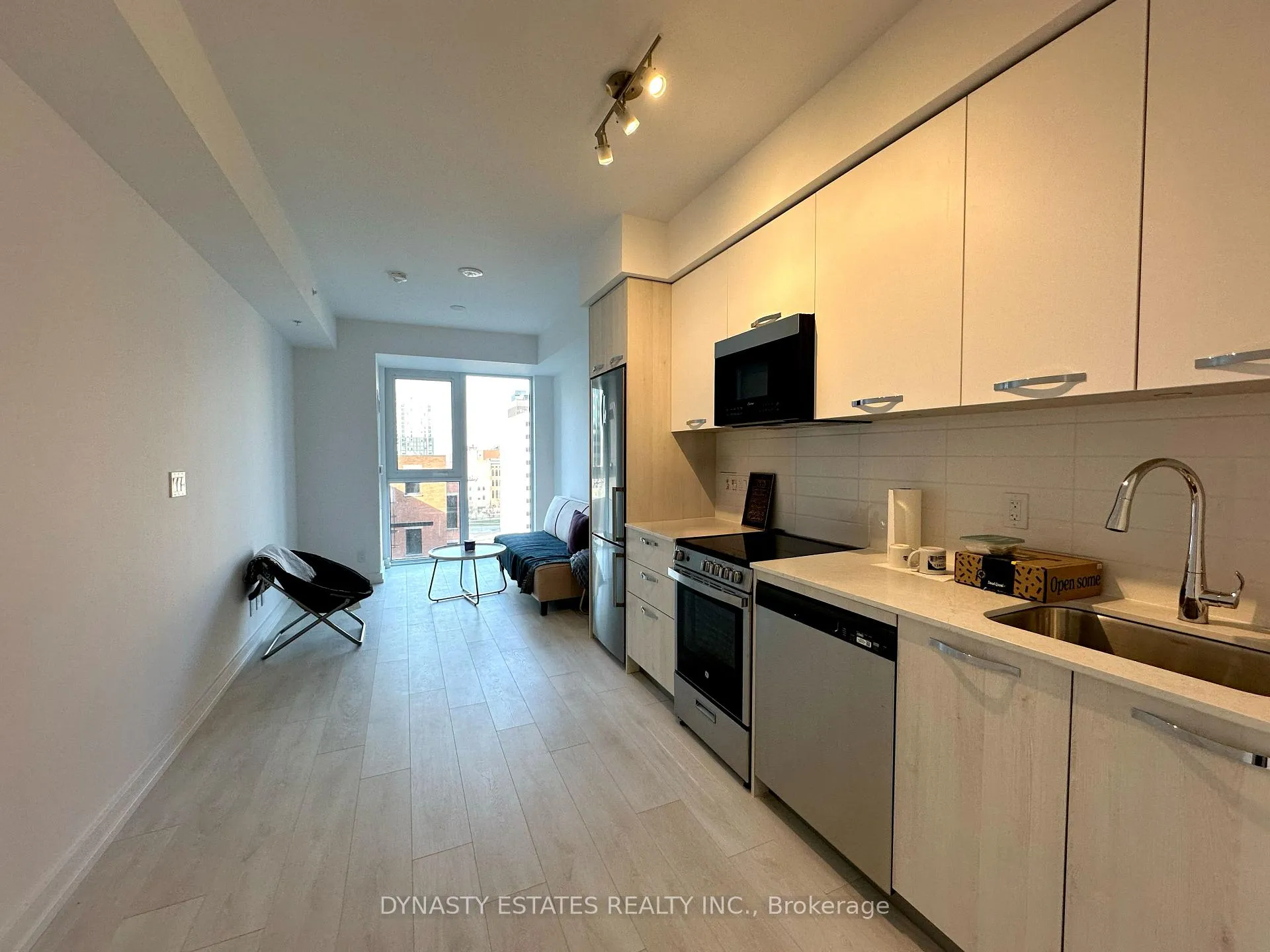 Photo 5 of Unit 808, 75 James Street S, Hamilton, Corktown — HOMEH
