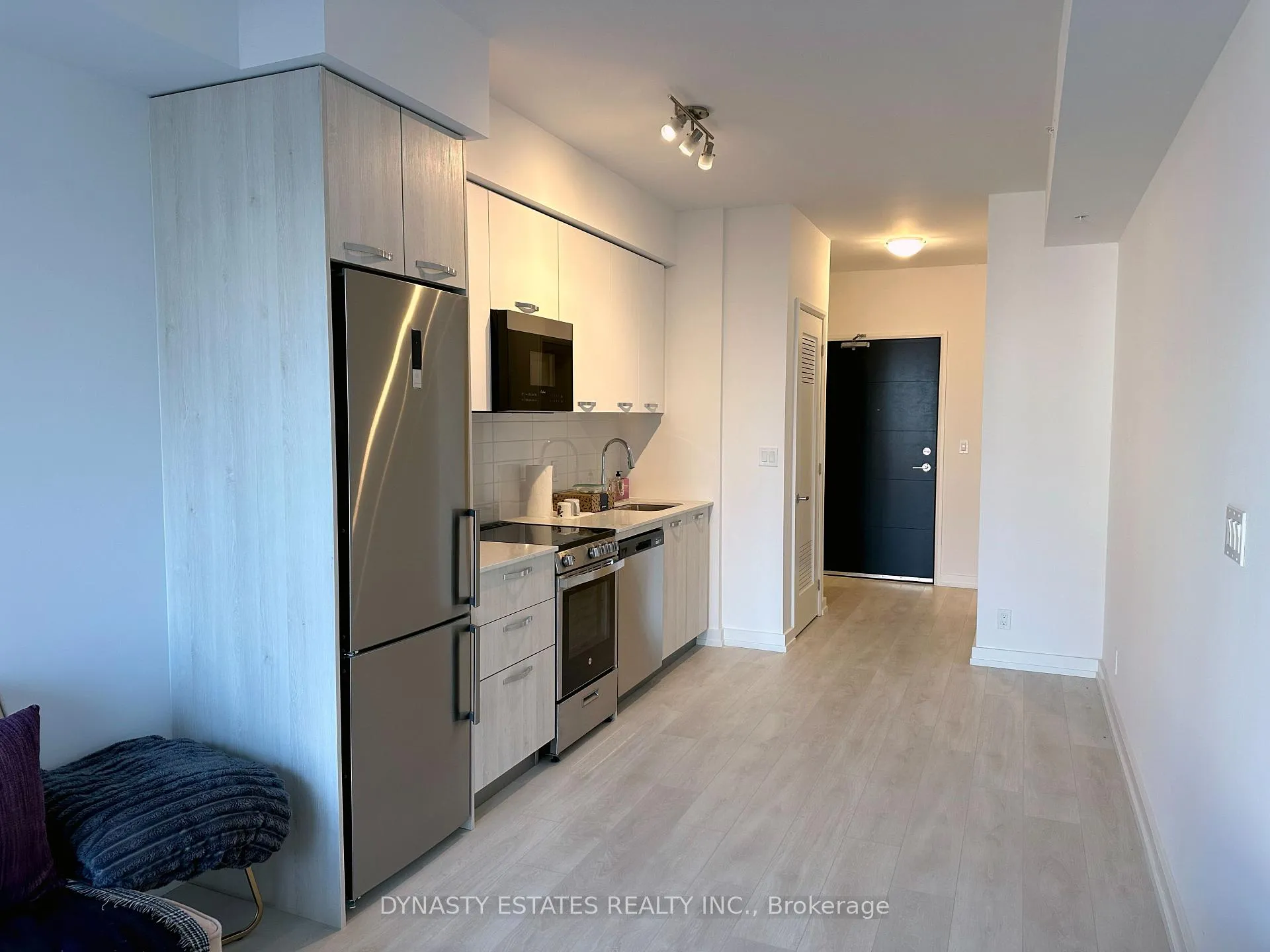 Photo 10 of Unit 808, 75 James Street S, Hamilton, Corktown — HOMEH