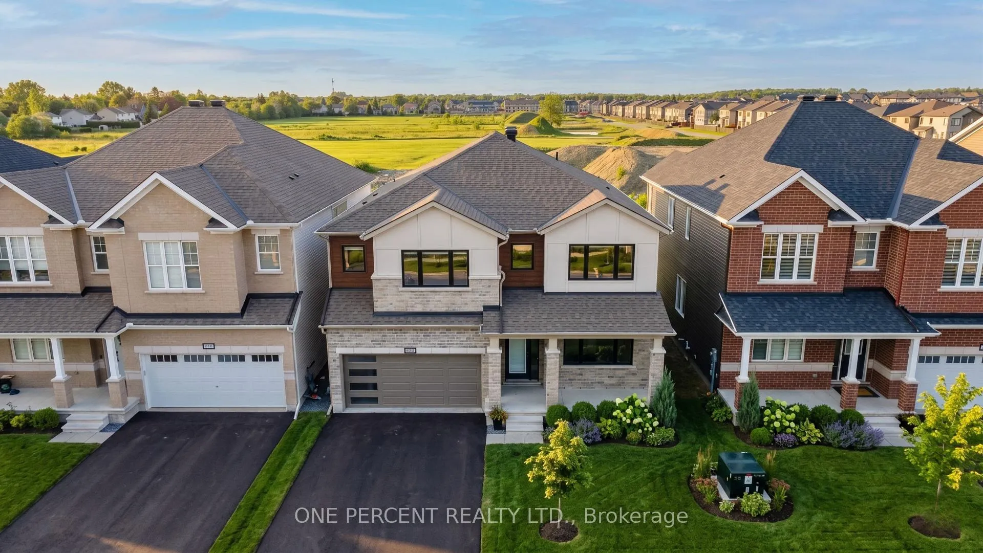 Photo 1 of 1016 Showman Street, Ottawa, Goulbourn Twp From Franktown Rd/South To Rideau — HOMEH