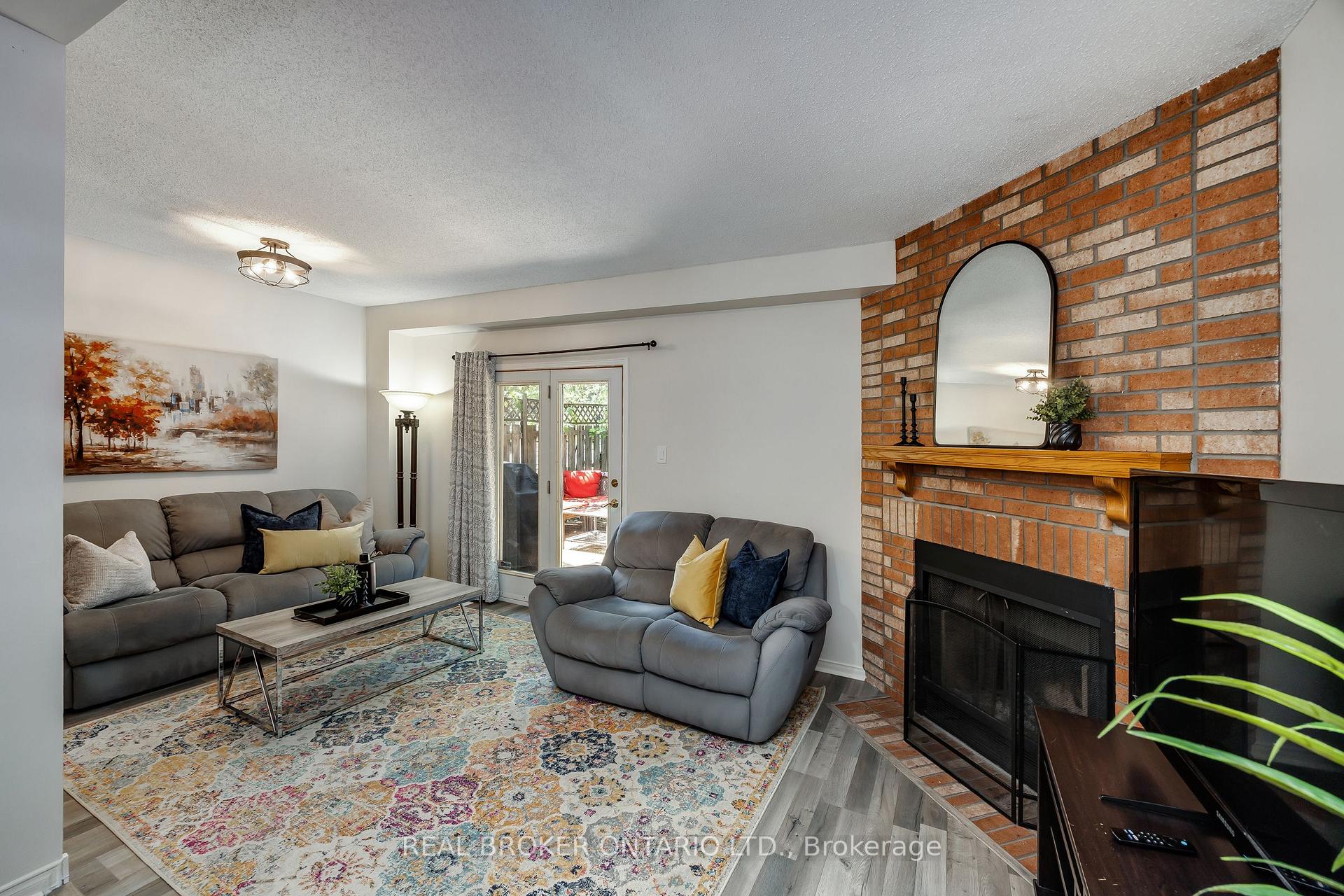 Photo 11 of 81 Mccrimmon Crescent, Clarington, Bowmanville — HOMEH