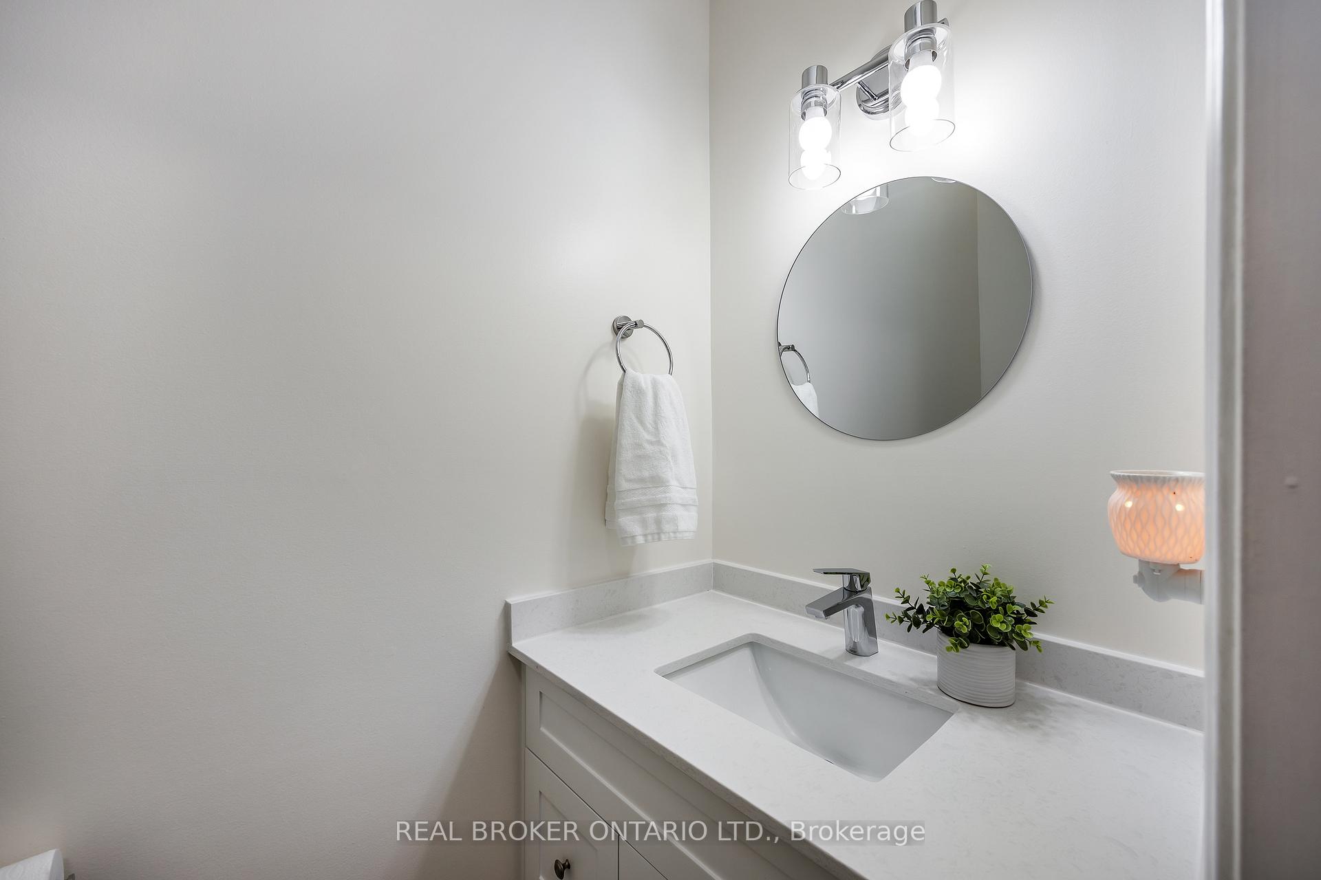 Photo 14 of 81 Mccrimmon Crescent, Clarington, Bowmanville — HOMEH